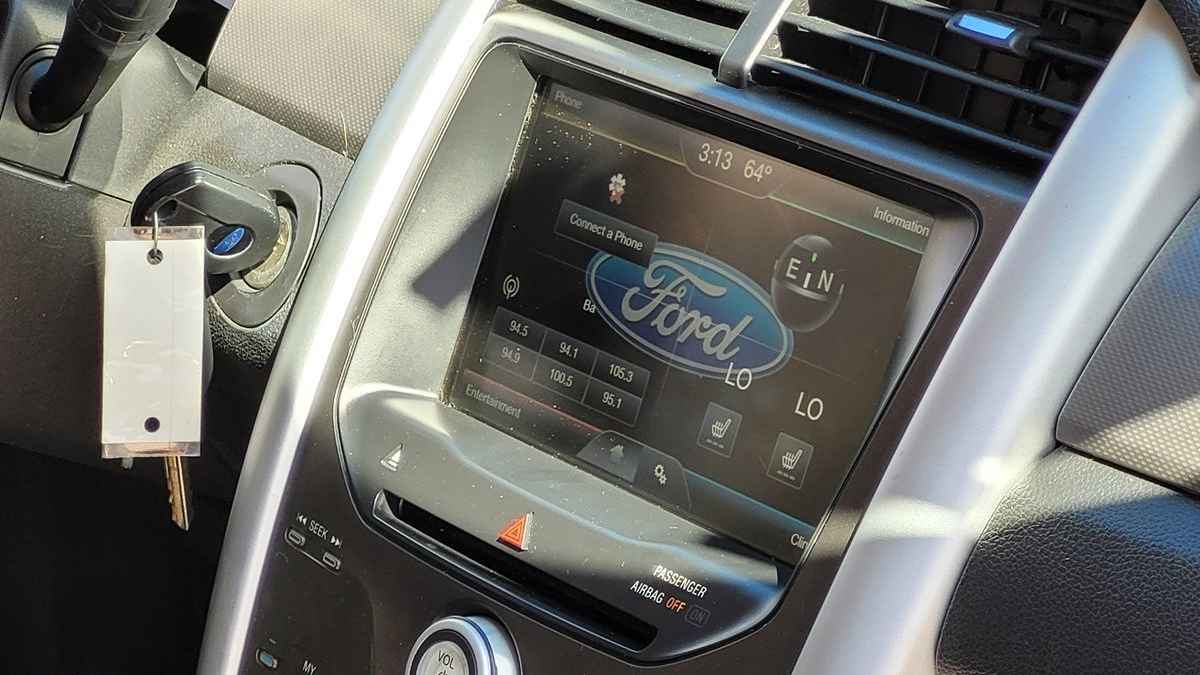 Discover step-by-step 2011 Ford Edge screen replacement solutions with 2025's latest compatibility tips.