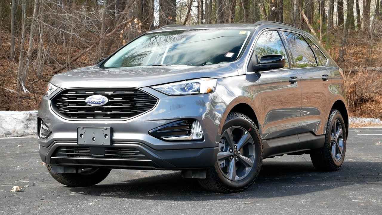 Discover key differences between the 2025 Ford Edge SE and SEL trims. Compare pricing, standard features, driving experience