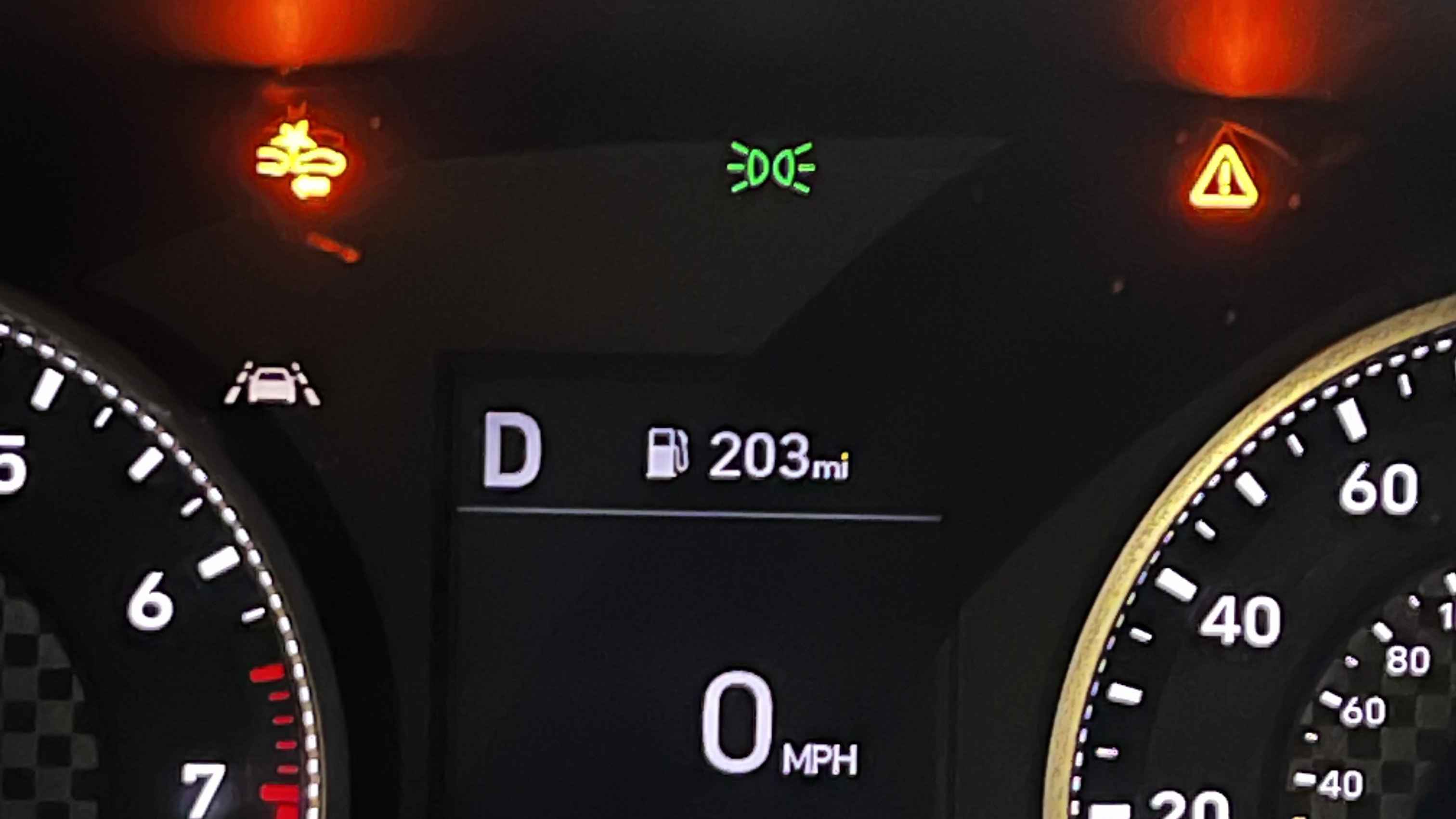 Understand your 2025 Hyundai Elantra dashboard warning lights with practical instructions, color-coded alerts, and maintenance tips.