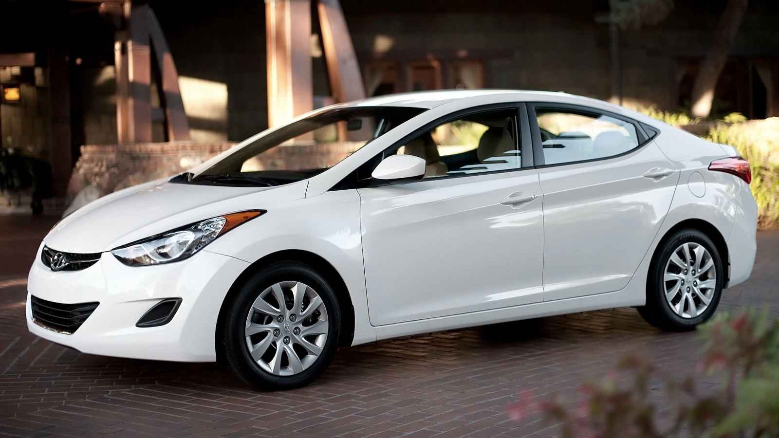 Discover proven strategies to optimize your 2013 Hyundai Elantra's fuel efficiency. Learn maintenance tips, driving techniques, and cost-saving