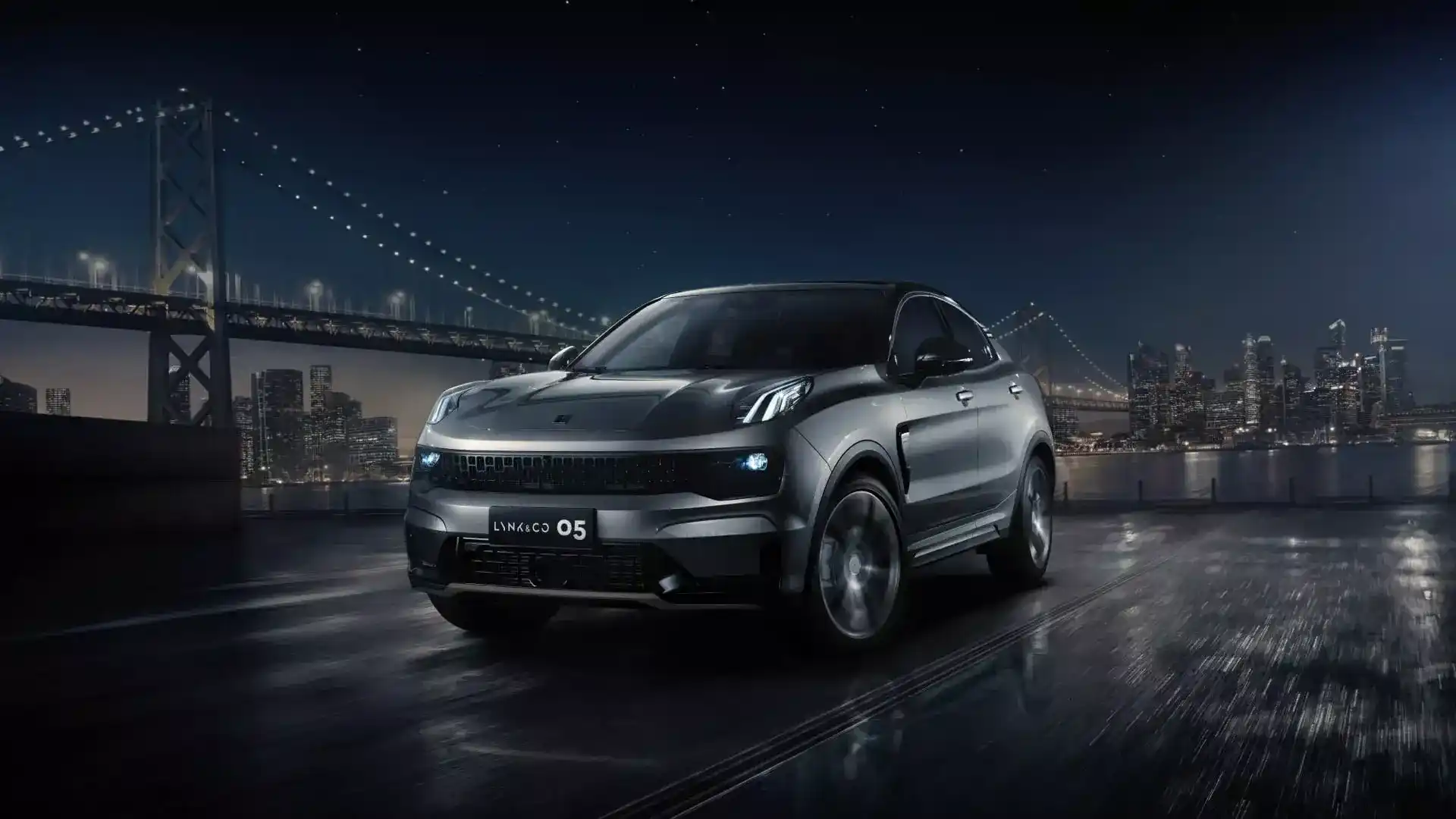 Discover the 2025 Lynk & Co 05 price and features in Saudi Arabia, including Hyper Plus and Hyper Halo trims from Aljabr dealer.