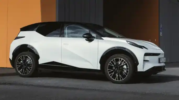 تعرف على زيكر X 2025 الكهربائية بمواصفات متطورة وتصميم مستقبلي، مع فئتين باسعار تبدا من 201,100 ريال سعودي في السعودية.