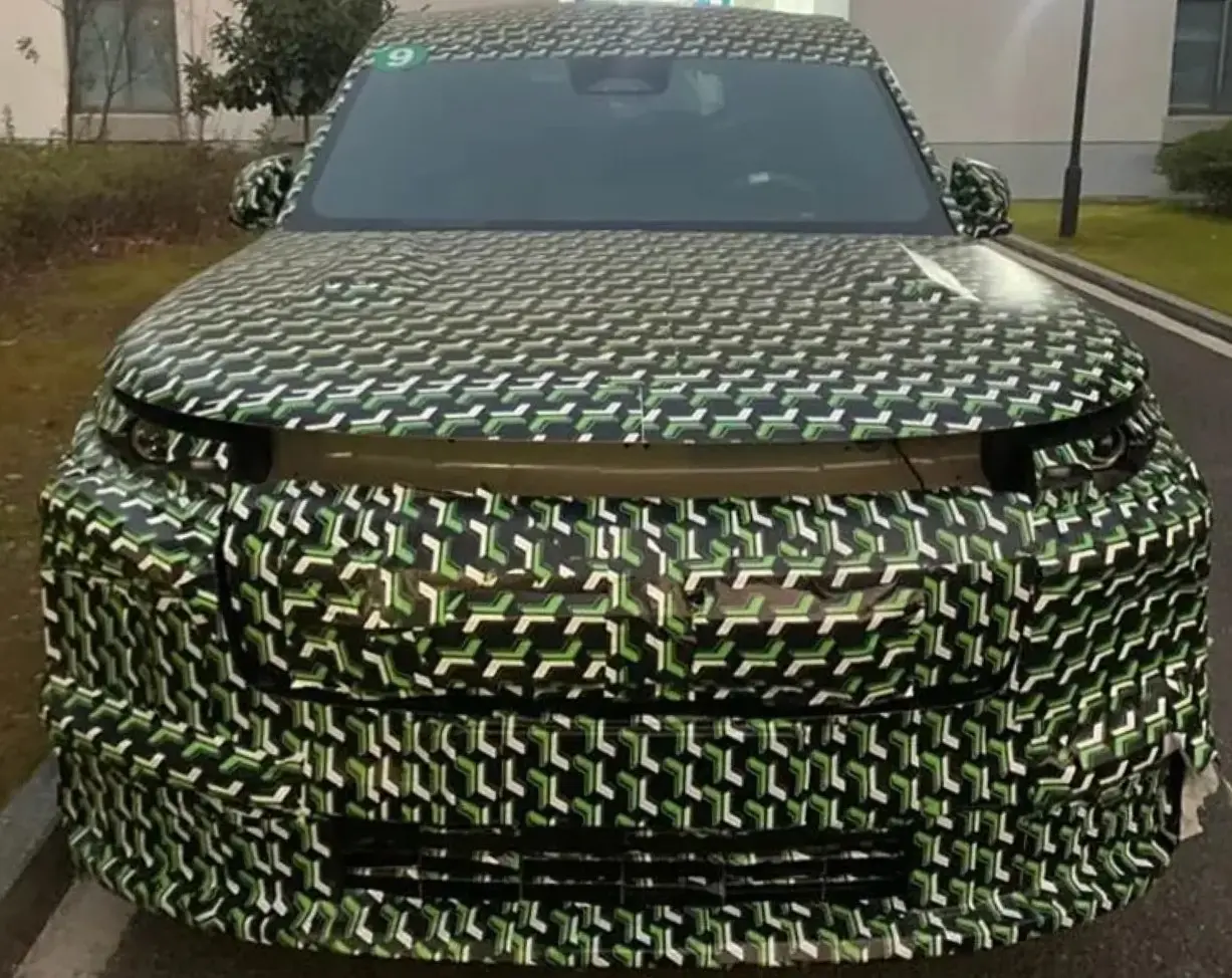 Leapmotor unveils its new D series flagship SUV with three rows and EV options, launching in 2026 from around 102,000 AED.