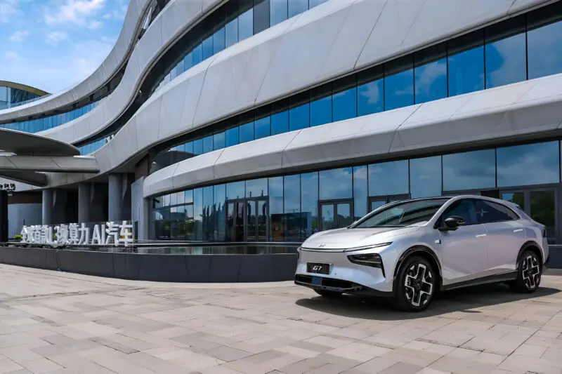 Xpeng G7 debuts as a smart electric SUV with advanced AR-HUD tech, up to 702 km range, and Level 3 autonomous driving, starting from just 119,000 AED.