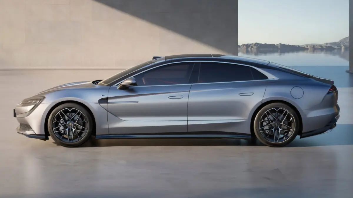 The Yangwang U7 debuts with 1,287 hp, 2.9s acceleration, a 720 km range, electromagnetic suspension, and advanced LiDAR based autonomous driving tech.