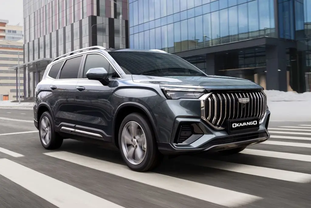 Discover the Geely Okavango Standard 2025, a 7 seater family SUV with spacious interior, turbocharged performance, and a competitive price from 100,000 SAR.
