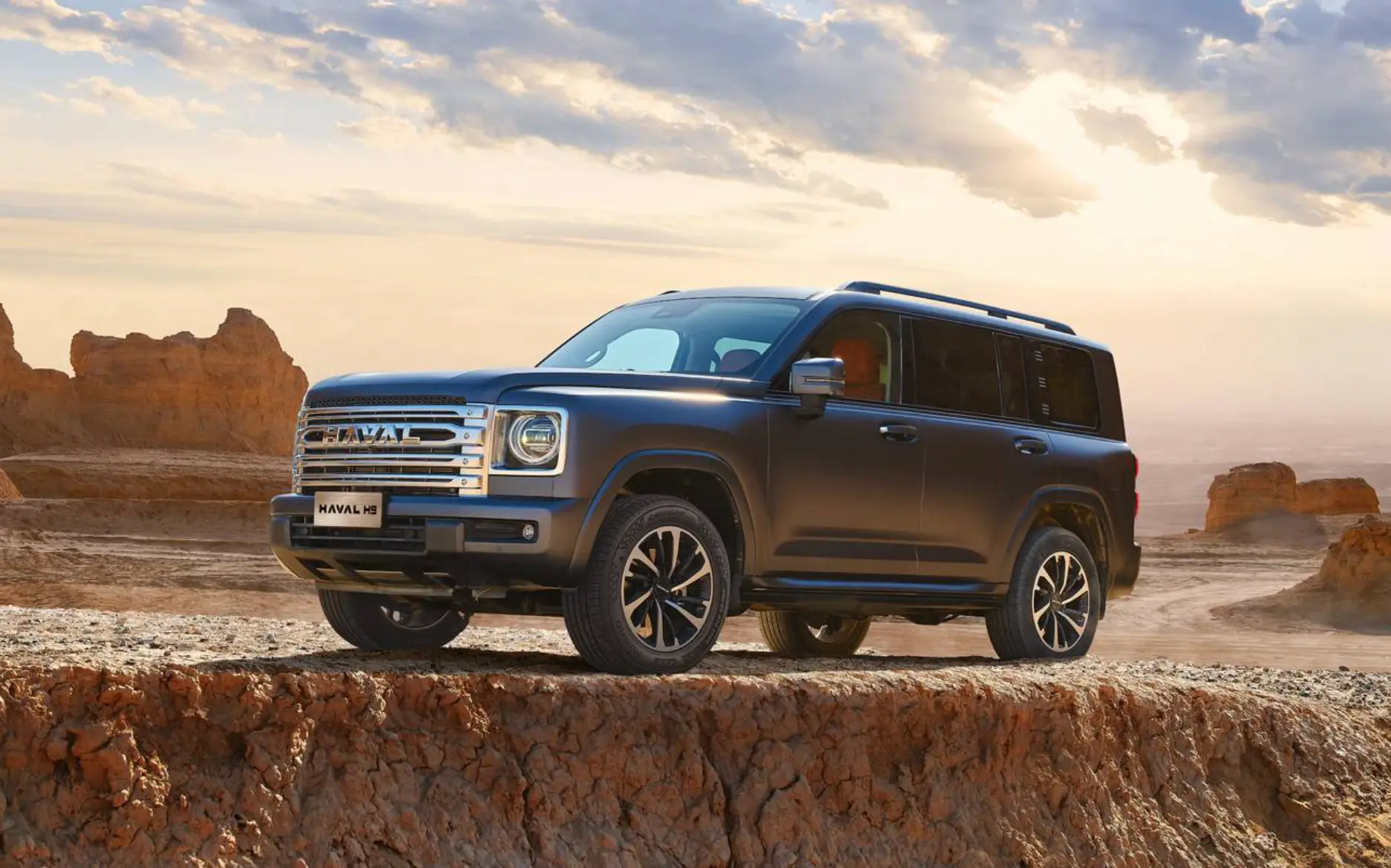 Discover the full driving experience of the Haval H9 2025 across city roads and off road trails, with a detailed look at its design and pricing in Saudi Arabia.