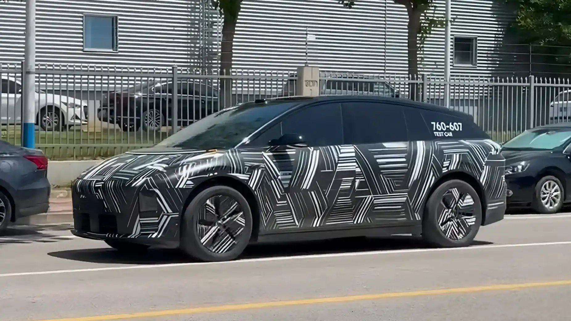 The Li Auto i6 is a sleek mid size electric SUV with advanced tech, a spacious interior, and up to 700 km range, making it a strong rival to the Tesla Model Y.