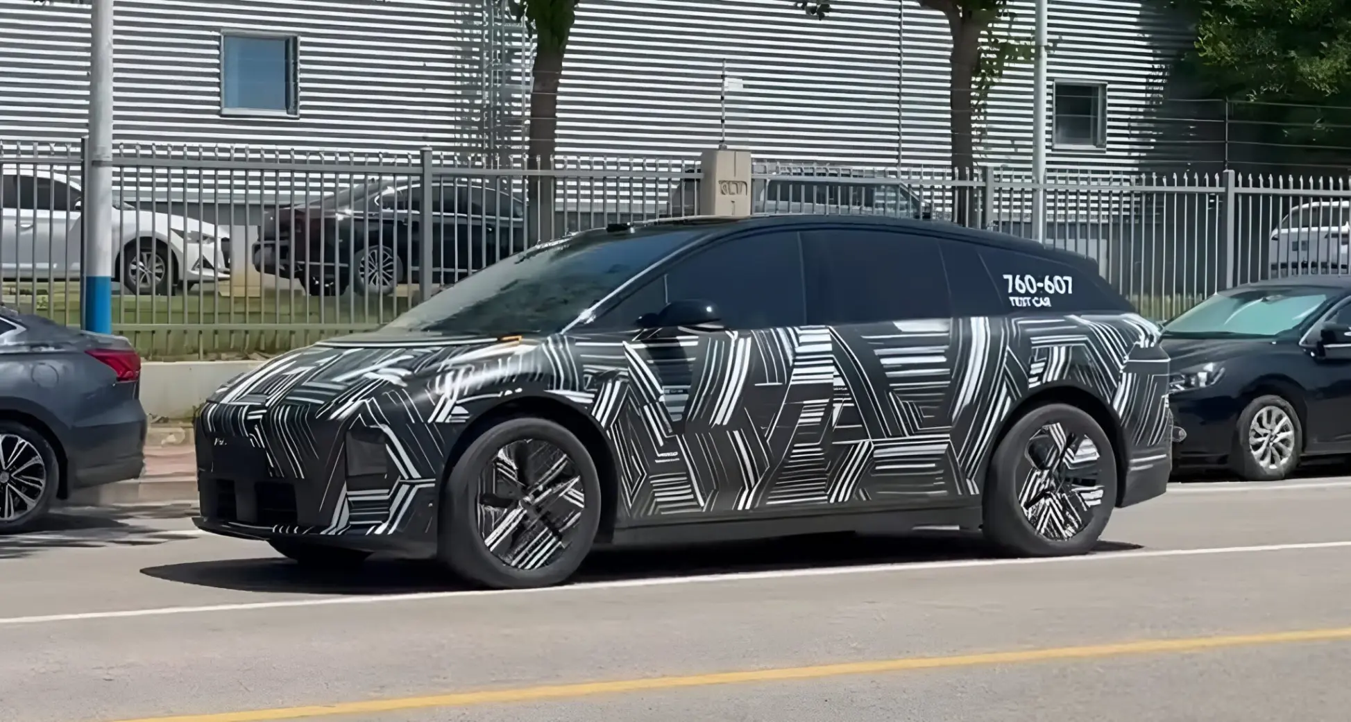 The Li Auto i6 is a sleek mid size electric SUV with advanced tech, a spacious interior, and up to 700 km range, making it a strong rival to the Tesla Model Y.