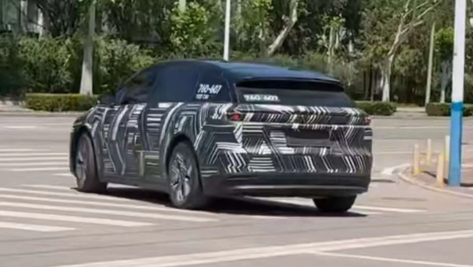 The Li Auto i6 is a sleek mid size electric SUV with advanced tech, a spacious interior, and up to 700 km range, making it a strong rival to the Tesla Model Y.