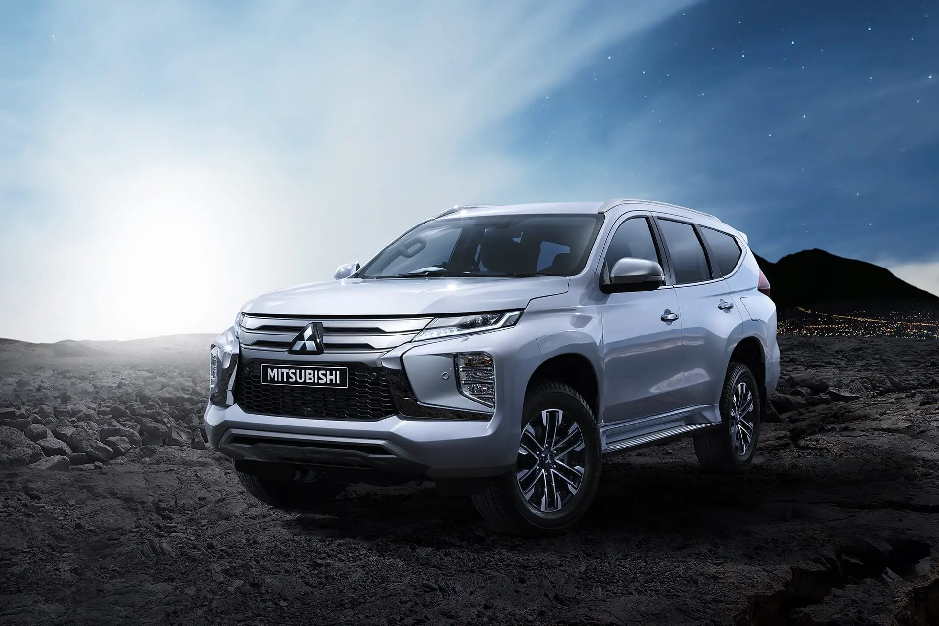 Discover the top 5 most reliable SUVs in Saudi Arabia for 2025, including the Land Cruiser and Patrol, and why drivers trust them in heat and tough terrains.