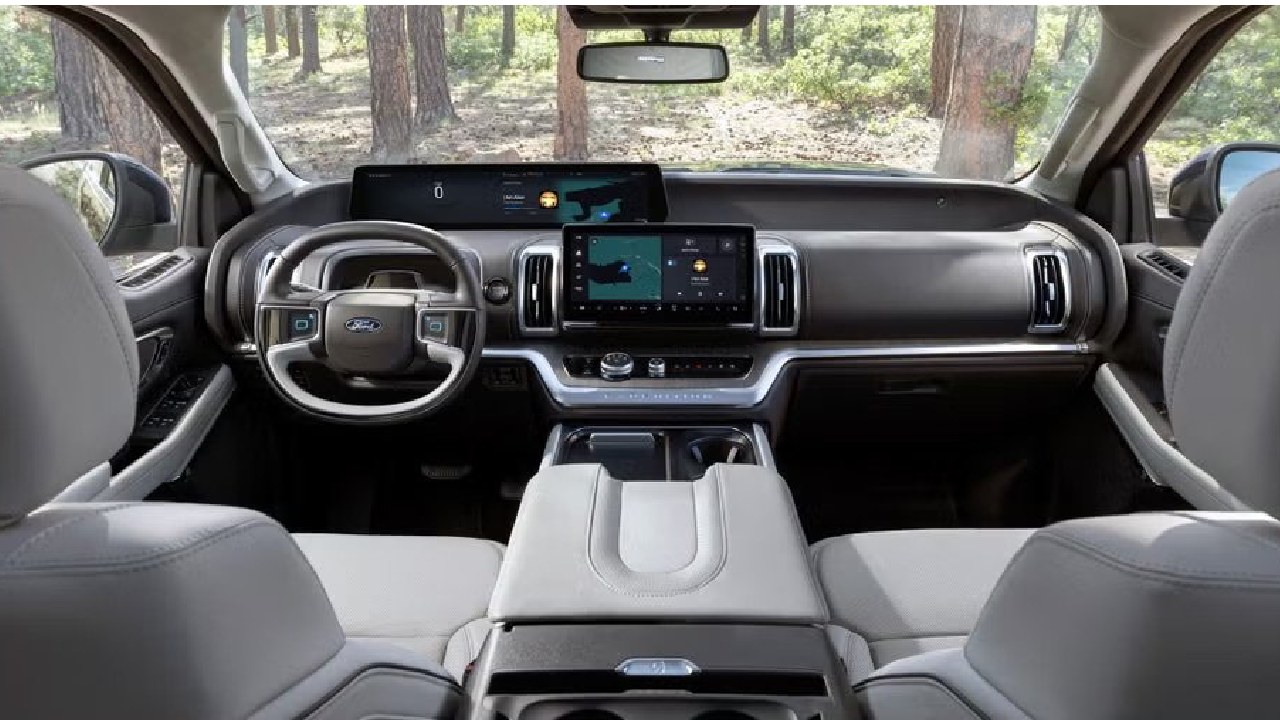 The 2025 Ford Expedition blends luxury, power, and advanced technology, delivering an ideal driving experience for families across diverse UAE terrains.