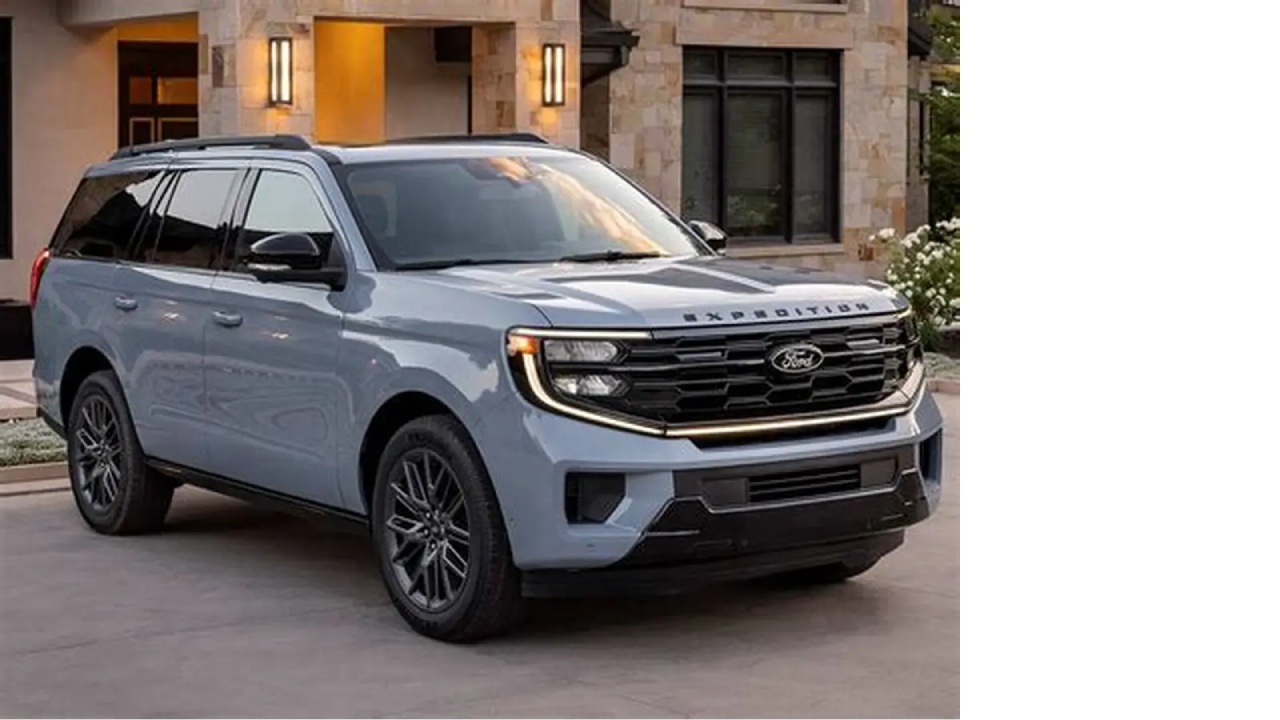 The 2025 Ford Expedition blends luxury, power, and advanced technology, delivering an ideal driving experience for families across diverse UAE terrains.
