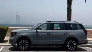 2025-ford-expedition-a-luxurious-and-powerful-family-suv-for-uae-adventures