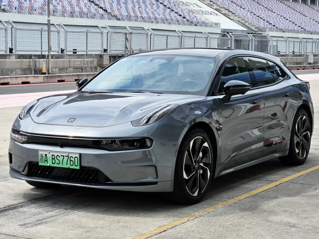 Discover the full test drive experience of the luxurious Zeekr 001 2025 electric car in Saudi Arabia, including performance and pricing from Al Walan.
