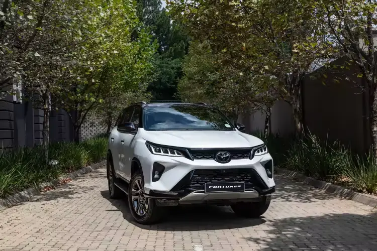 Discover the top 10 best selling SUVs in Saudi Arabia for 2025 with full specs and price comparisons, including Toyota, Nissan, Kia, Hyundai, Ford, and Jetour.