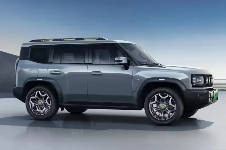 Discover the top 10 best selling SUVs in Saudi Arabia for 2025 with full specs and price comparisons, including Toyota, Nissan, Kia, Hyundai, Ford, and Jetour.