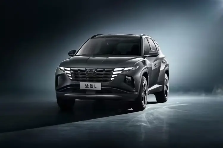 Discover the top 10 best selling SUVs in Saudi Arabia for 2025 with full specs and price comparisons, including Toyota, Nissan, Kia, Hyundai, Ford, and Jetour.