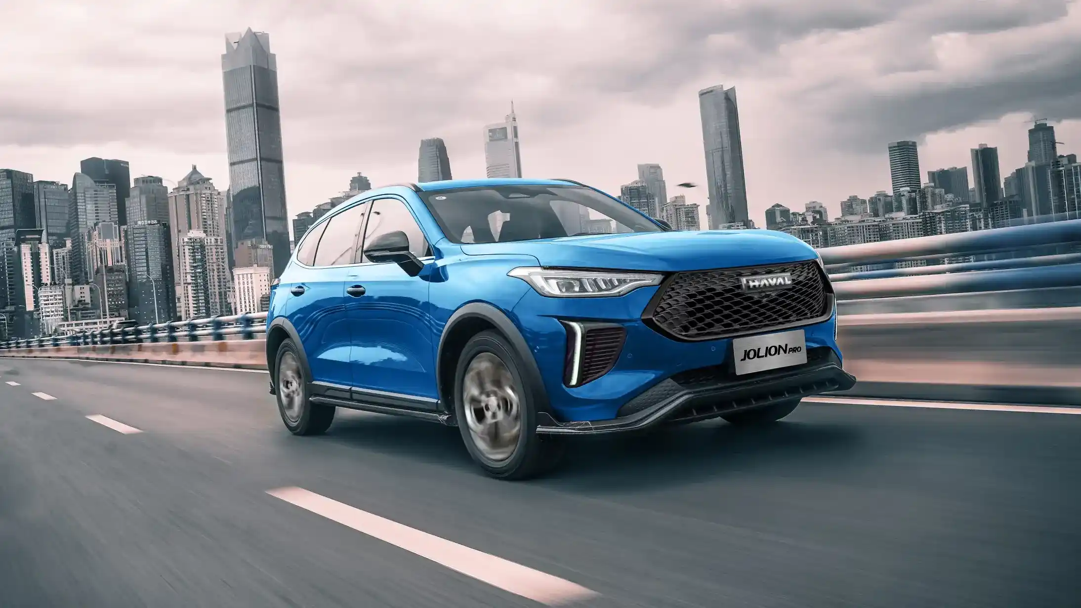 The Haval Jolion Pro 2025 offers bold design, smart tech, spacious comfort, and efficient performance at a competitive price for drivers in Saudi Arabia.