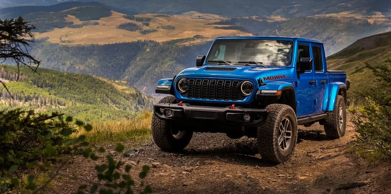Discover the best selling pickup trucks of 2025, including the Ford F-Series, Ram 1500, GMC Sierra, Toyota Tundra, and Jeep Gladiator, all popular in the GCC.