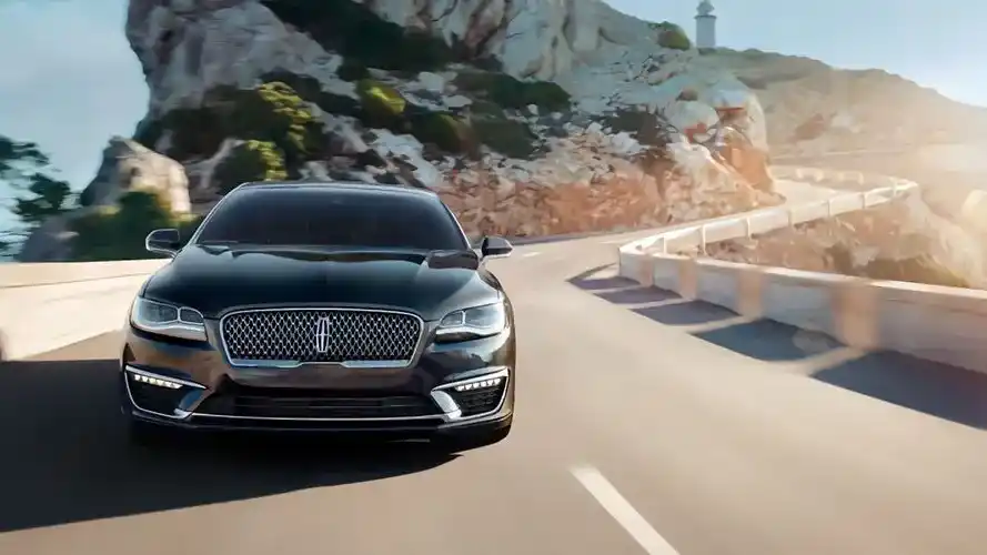 Discover the story of the Lincoln MKZ, a luxury sedan with up to 400 hp that combined sporty performance and elegance before its 2020 discontinuation.