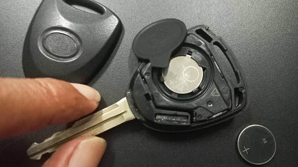 Learn how to replace your VW Tiguan car key battery easily with this step-by-step guide. Save time and money with quick DIY instructions & essential tips 