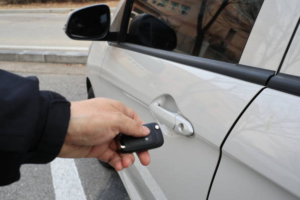 Find out if your VW Tiguan locks automatically when parked. Learn how to activate this feature, settings, and troubleshoot for secure, keyless exit locking.