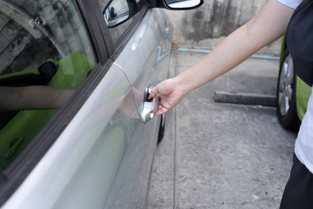 Find out if your VW Tiguan locks automatically when parked. Learn how to activate this feature, settings, and troubleshoot for secure, keyless exit locking.