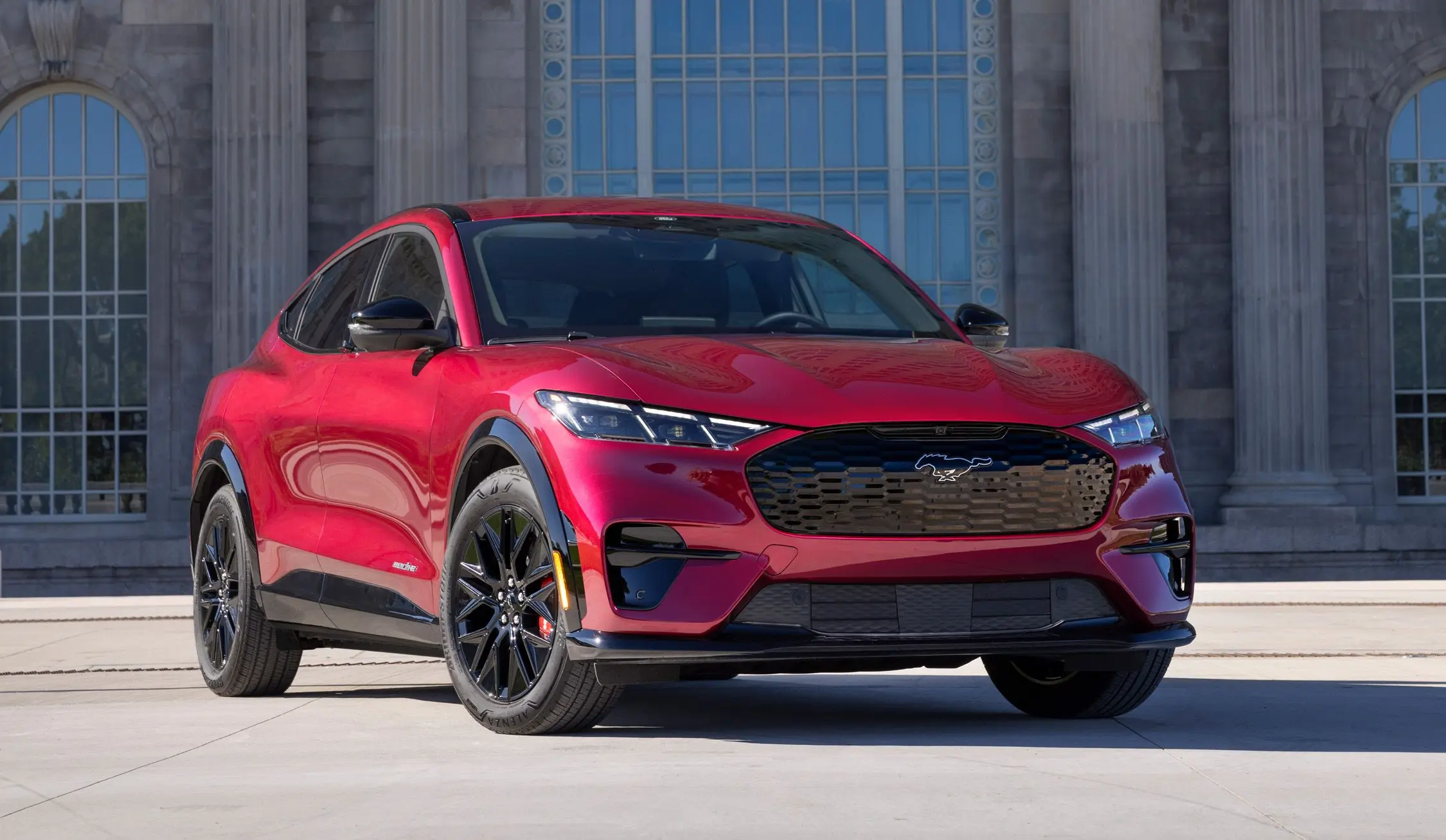 Discover the top 5 best selling electric cars of 2025, from Tesla’s dominance to Hyundai and Ford’s rise, plus why Cybertruck demand is losing steam. 