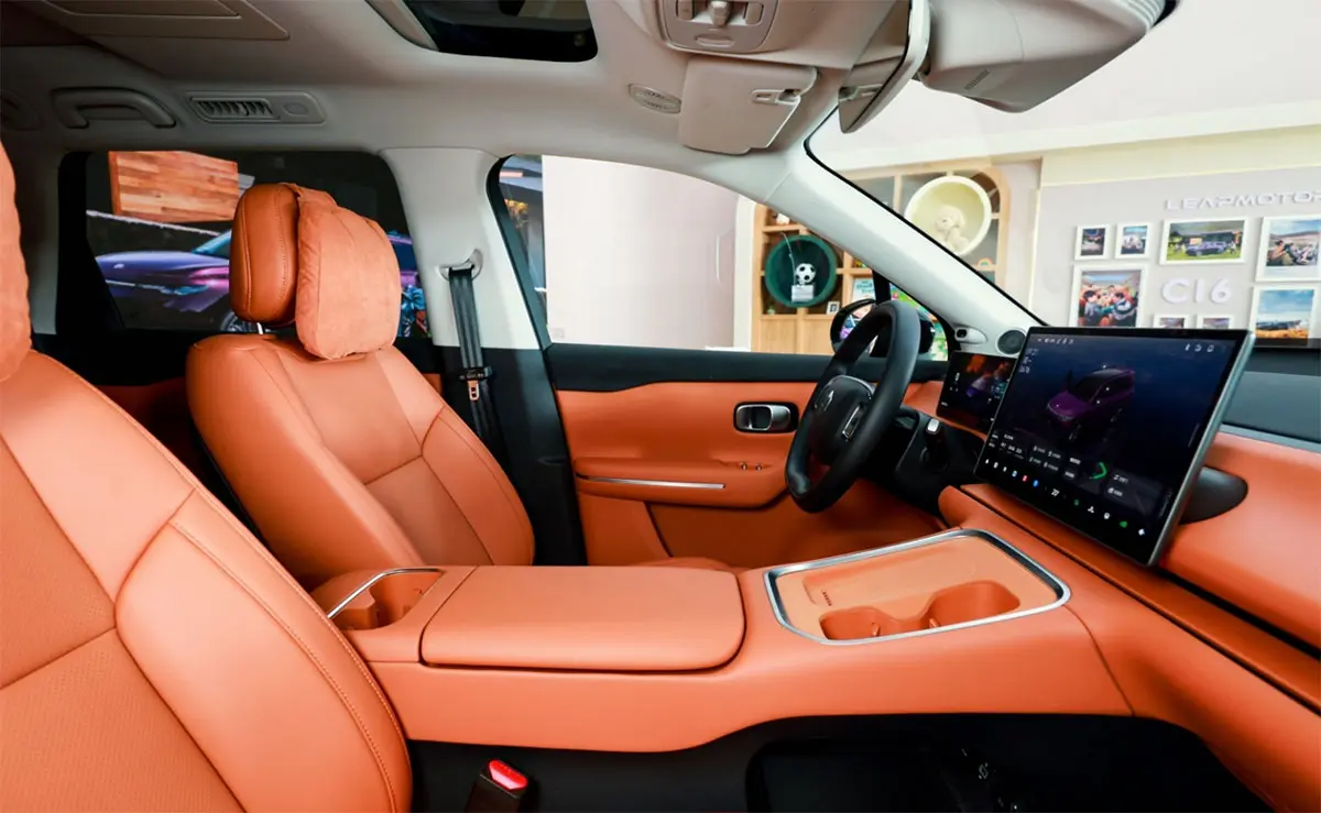 Discover the updated Leapmotor C16 2026 with 5 and 6 seat options, long range LFP batteries, powerful EV and EREV options, and prices from just 77,000 AED.