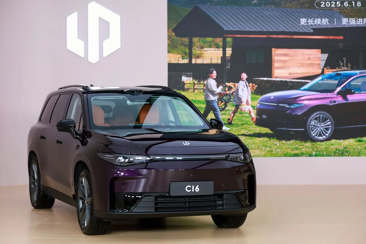 Discover the updated Leapmotor C16 2026 with 5 and 6 seat options, long range LFP batteries, powerful EV and EREV options, and prices from just 77,000 AED.