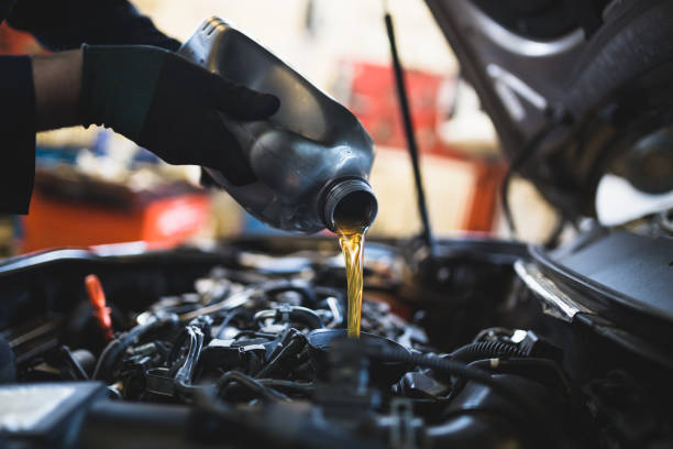 Learn how to choose the perfect engine oil for your 2025 Hyundai Elantra. Discover oil viscosity recommendations, expert tips to optimize performance.