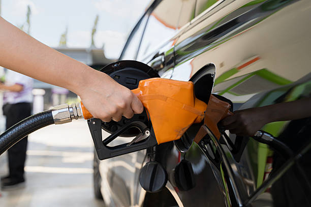 Discover the correct 2013 Elantra oil type for optimal performance . Learn essential viscosity grades, product recommendations perfectly suited for UAE drivers.