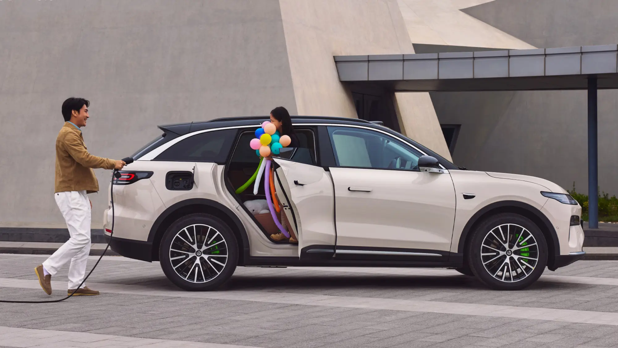 Discover the 2026 Leapmotor C11, a smart electric crossover with up to 640 km range, bold design, advanced tech, and powerful EV and EREV powertrain options.
