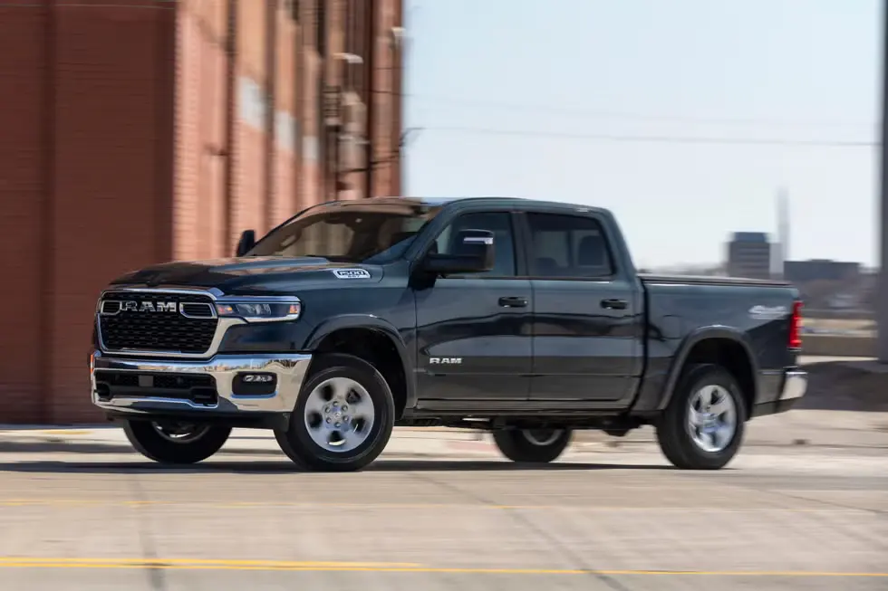 رام تعيد محرك V8 هيمي الاسطوري في طراز 1500 لعام 2026 بعد غياب قصير، وتحقق اكثر من 10,000 طلب خلال 24 ساعة فقط، في عودة تؤكد ولاء العملاء للمحرك الايقوني.