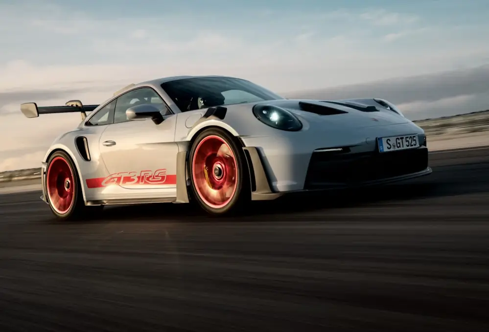 Explore top sports cars like the Porsche 911 and Nissan GT‑R that combine thrilling track performance with everyday comfort for drivers in the GCC region.