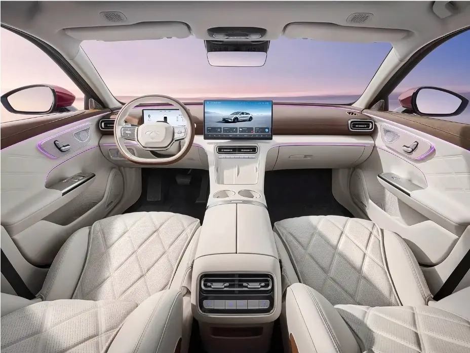 شيري فولوين A9L 2025 تصل الى السوق السعودية بتصميم فاخر واداء هجين قوي، ومدى كهربائي حتى 260 كم ومدى اجمالي يتجاوز 2500 كم، وسعر يبدا من 74,250 ريال. 
