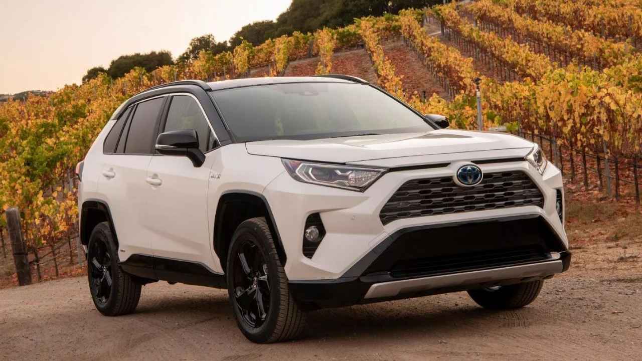 The panoramic sunroofs of 2021 Toyota RAV4 vehicles suffer from repeated cracks and shattering, leading to a class-action lawsuit against the company. 