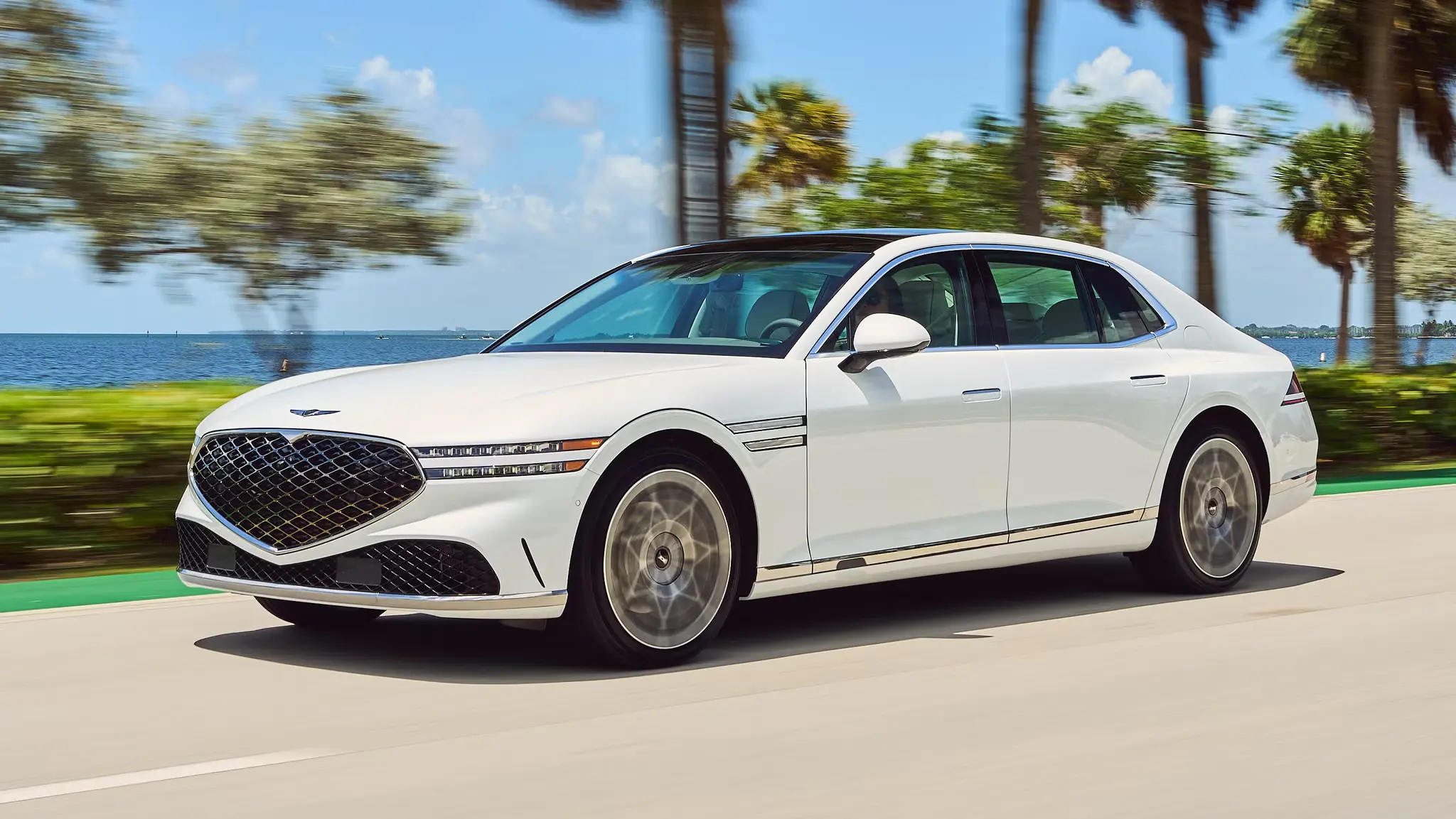 Top full size sedans in Saudi Arabia 2025 include Kia K8, Azera, Lexus ES, and Genesis G90 with full specs, official prices, and used car buying options.