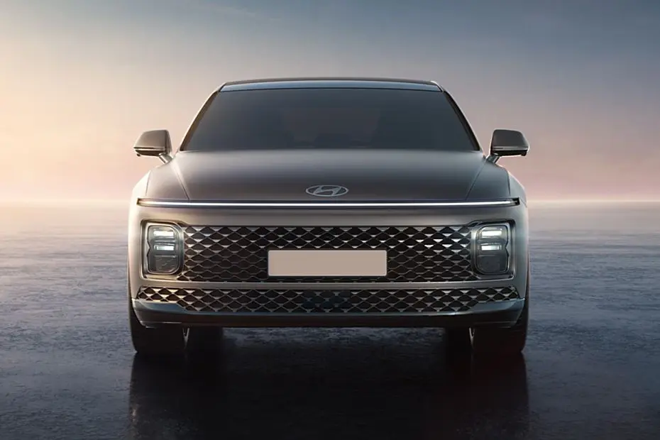 Top full size sedans in Saudi Arabia 2025 include Kia K8, Azera, Lexus ES, and Genesis G90 with full specs, official prices, and used car buying options.
