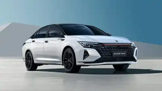 تعرف على دونغ فينغ شاين ماكس E2 2025 في السعودية، سيارة سيدان متوسطة الحجم بتصميم عصري، محرك تيربو، مقصورة فاخرة، وتجهيزات متقدمة بسعر مميز يبدا من 76,900 ريال.