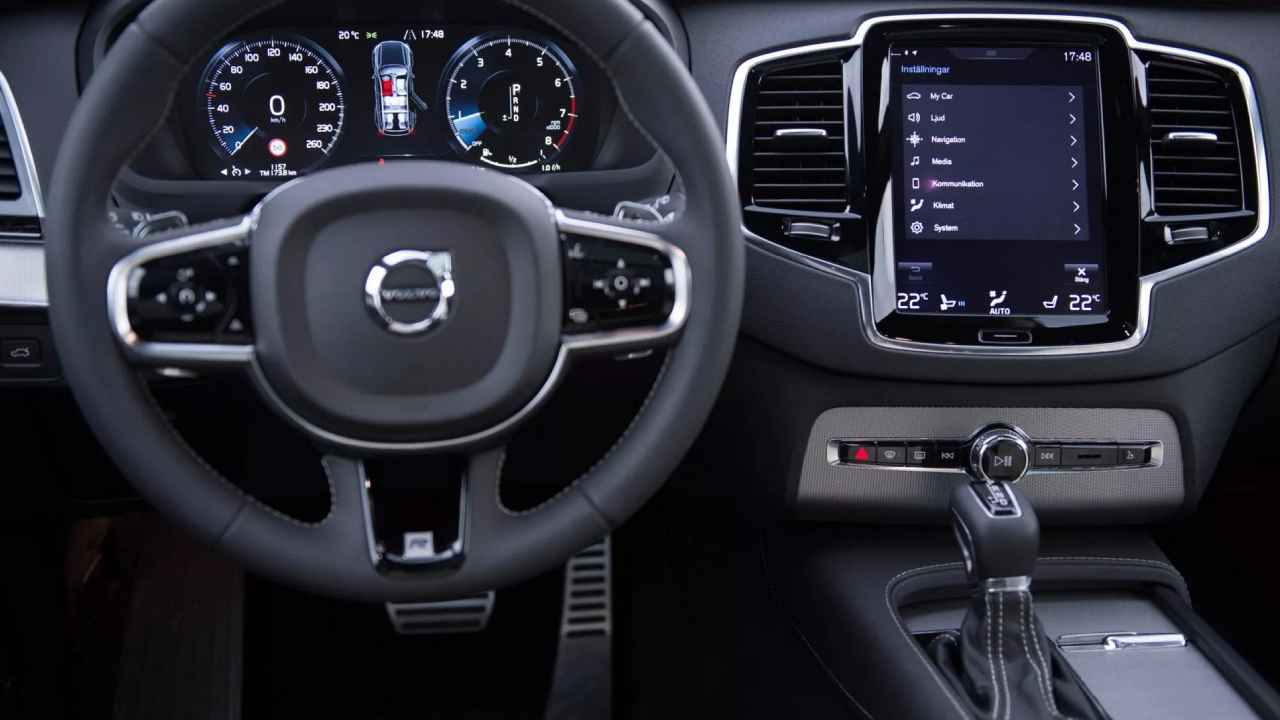 Lawsuit against Volvo over XC90 speakers causing permanent hearing loss and chronic pain to a film producer. 