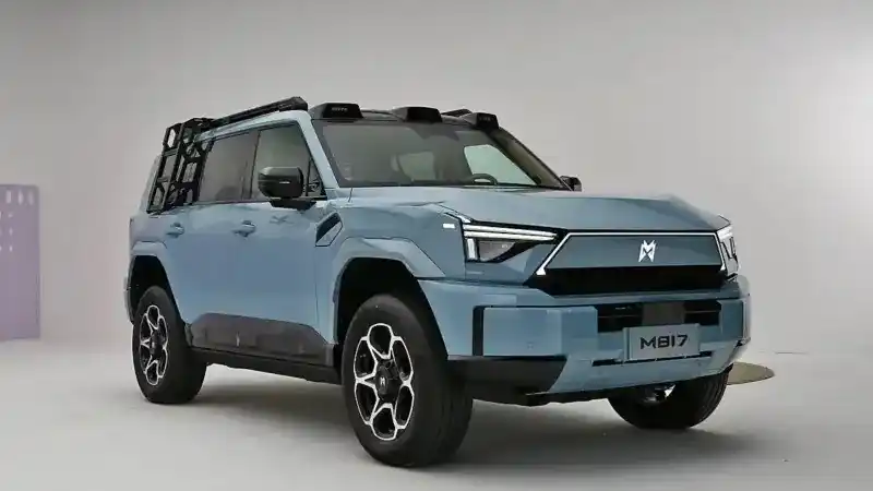 The Huawei M817 SUV debuts with a bold design, 912 hp, a 200 km EV range, and starts at 168,000 AED. A powerful contender that may soon reach GCC markets.