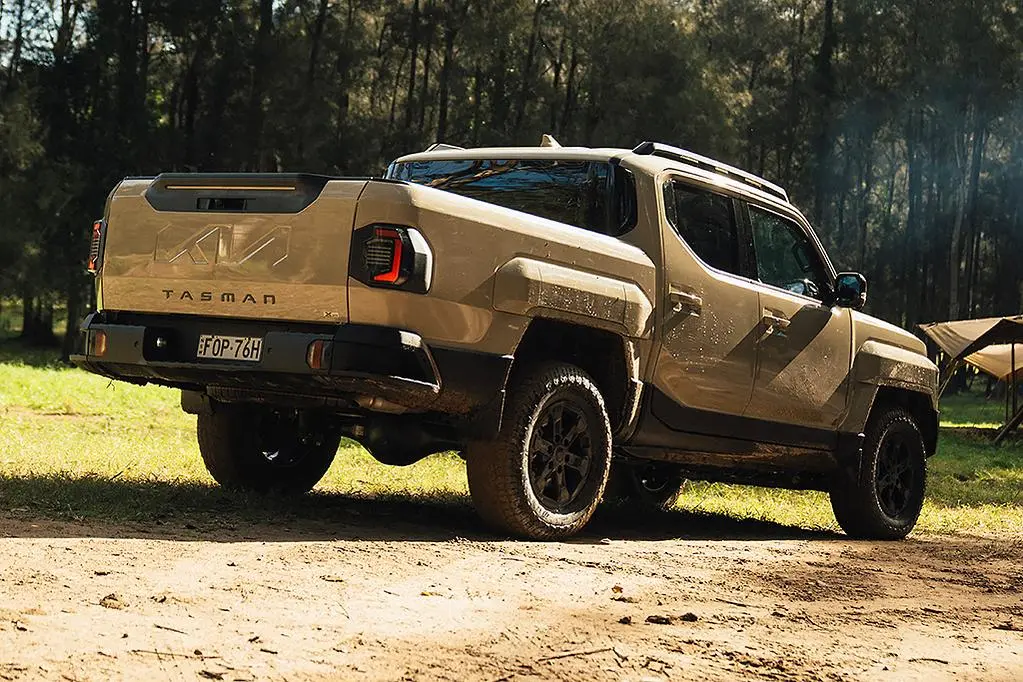 Explore the 2026 Kia Tasman XPro with advanced off road tech, powerful engines, smart driving systems, and remote parking, starting from 192,390 SAR. 