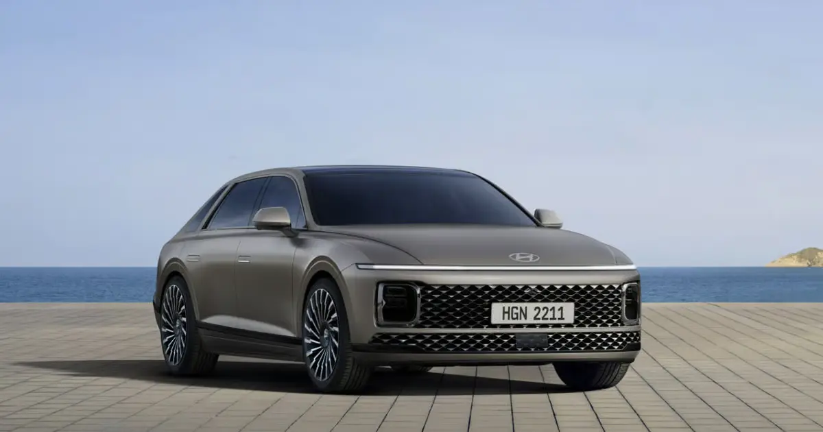 Find out the top full size sedans in Saudi Arabia for 2025, including Kia K8, Hyundai Azera, Lexus ES, and Genesis G90, with full specs, trims, and prices.