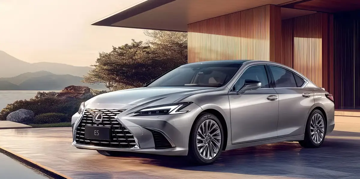 Find out the top full size sedans in Saudi Arabia for 2025, including Kia K8, Hyundai Azera, Lexus ES, and Genesis G90, with full specs, trims, and prices.