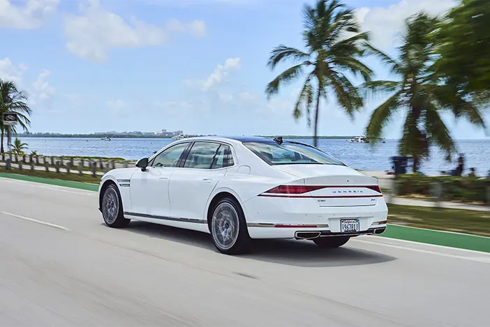 Find out the top full size sedans in Saudi Arabia for 2025, including Kia K8, Hyundai Azera, Lexus ES, and Genesis G90, with full specs, trims, and prices.