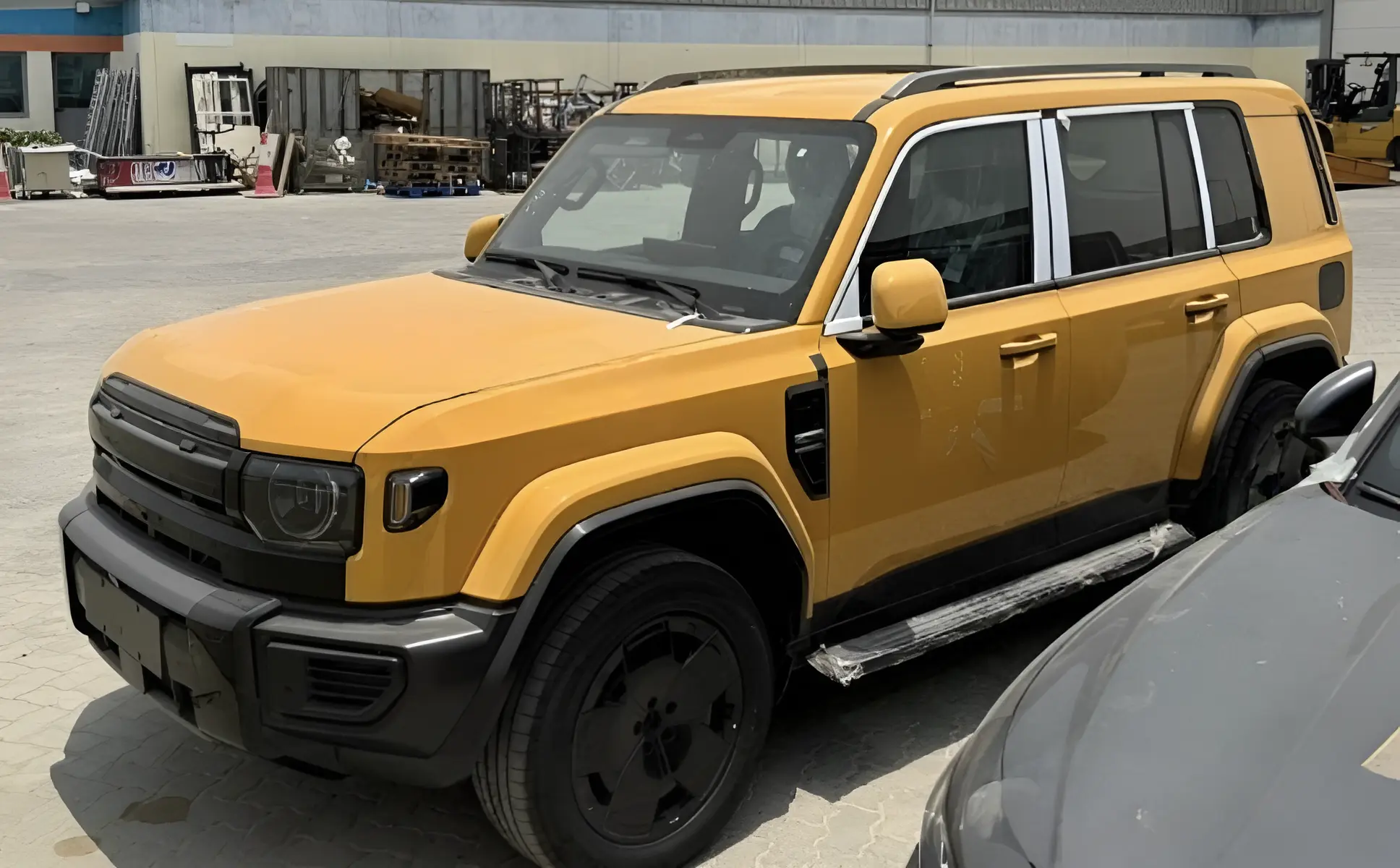 الكشف العالمي عن iCAR V27 2025 من دبي بتصميم اوف رود فاخر، ومدى كهربائي يصل الى 200 كم، ونظام دفع رباعي بقوة 449 حصان، بسعر يبدا من 102,000 ريال سعودي.