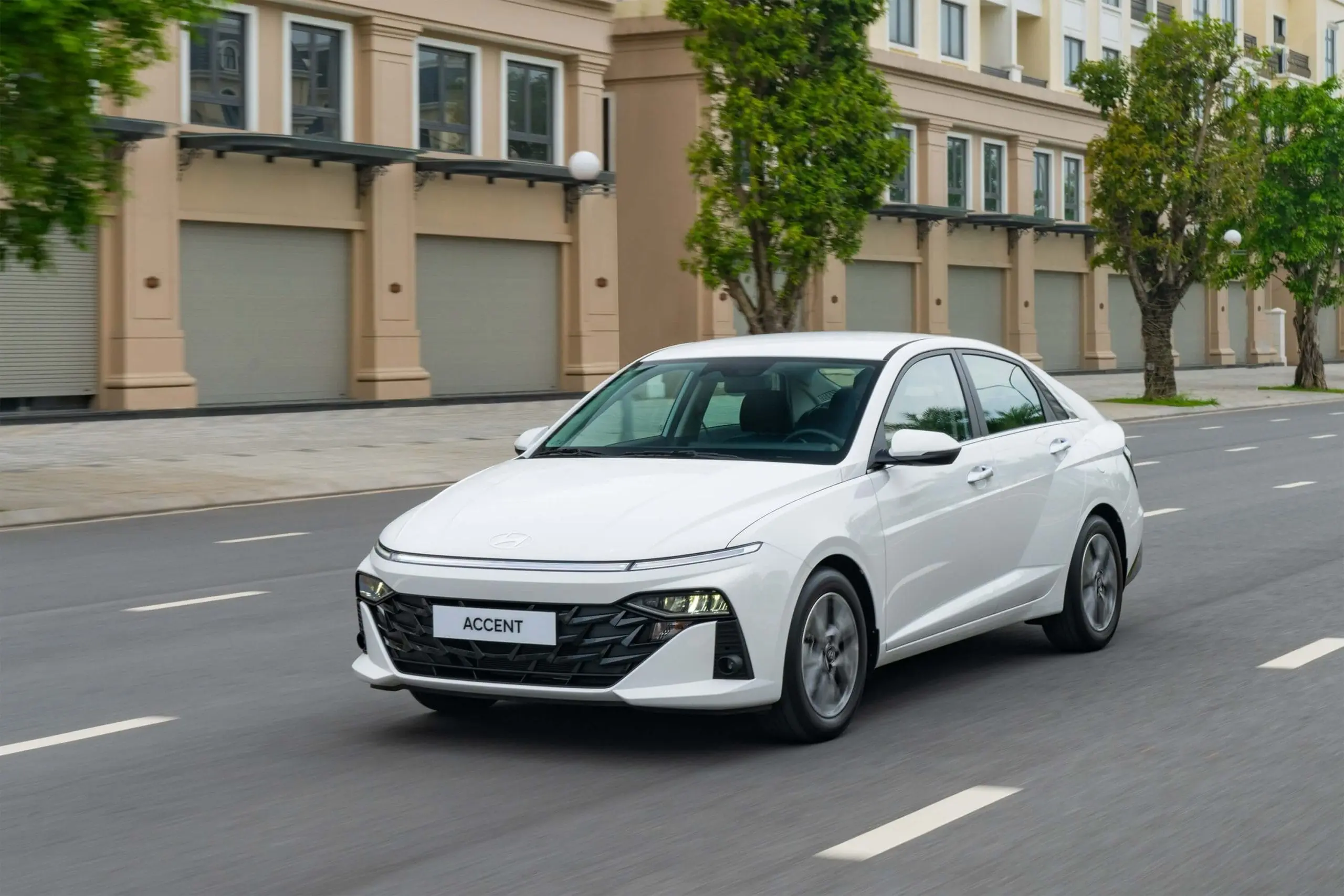 Explore the best 2025 Korean cars under 70,000 SAR in Saudi Arabia with full specs and price comparisons between the Hyundai i10, Accent, and Kia Pegas.