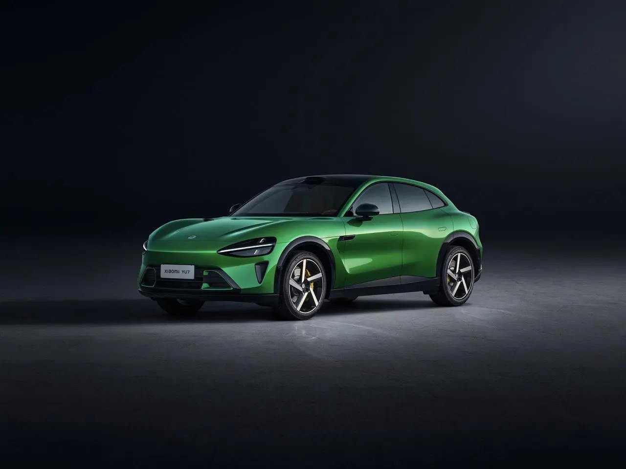 Discover the all new Xiaomi YU7 2025 electric SUV with an 835 km range, 690 hp power, luxury tech features, and a starting price from AED 185,000 in the UAE.